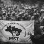 James Petras falleció dejando un legado contradictorio: crítico brillante del imperialismo que defendió regímenes autoritarios. Su trayectoria plantea el dilema del intelectual comprometido: ¿cómo mantener rigor crítico sin renunciar al compromiso político?