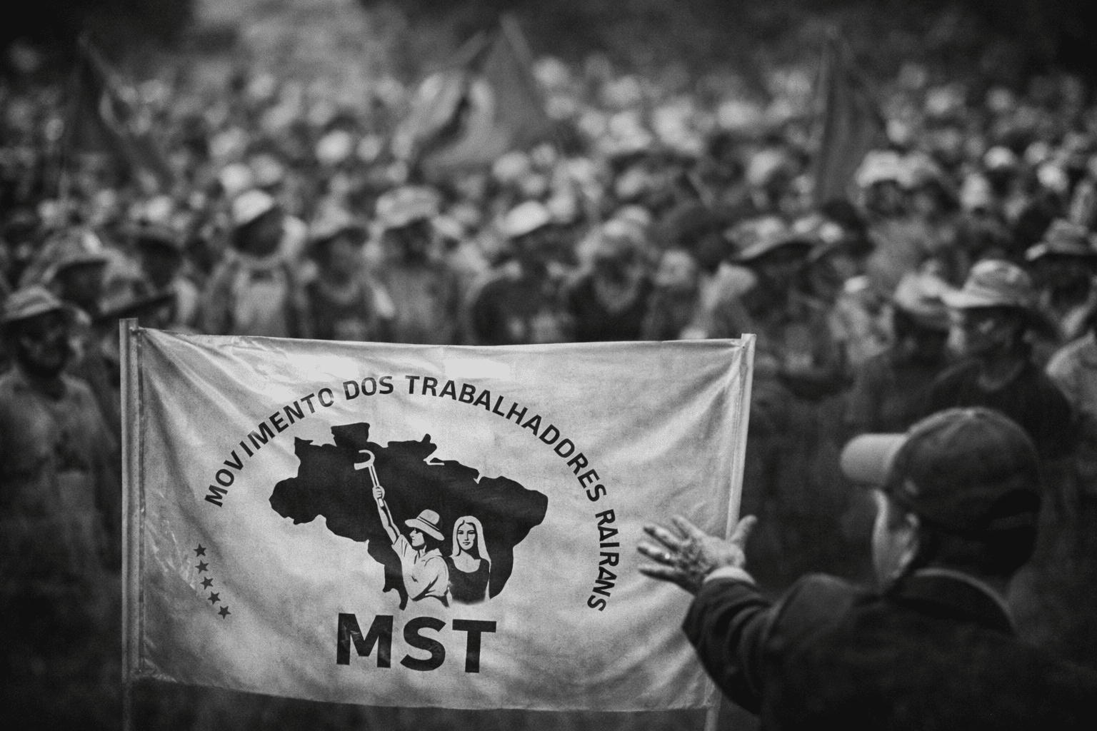 James Petras falleció dejando un legado contradictorio: crítico brillante del imperialismo que defendió regímenes autoritarios. Su trayectoria plantea el dilema del intelectual comprometido: ¿cómo mantener rigor crítico sin renunciar al compromiso político?